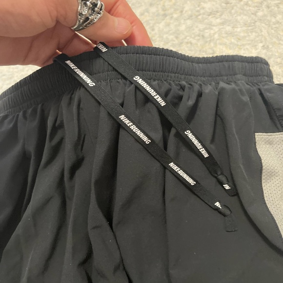 EUC Boy’s Size Medium Nike Dri-fit Flex Stride Drawstring Running Shorts Black - Picture 6 of 9